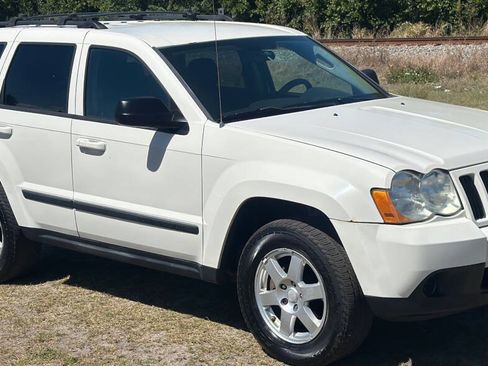 Used 2009 Jeep Grand Cherokee Laredo AWD/4WD image 2
