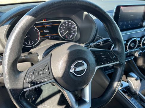 Used 2025 Nissan Sentra SV FWD image 28