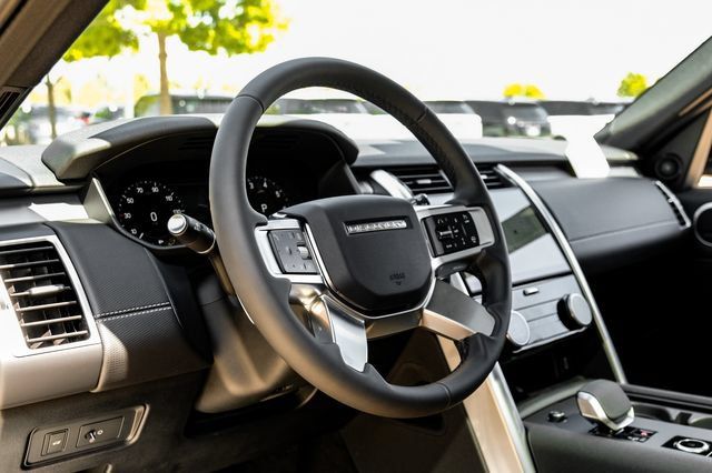 New 2026 Land Rover Discovery Limited Edition AWD/4WD image 21