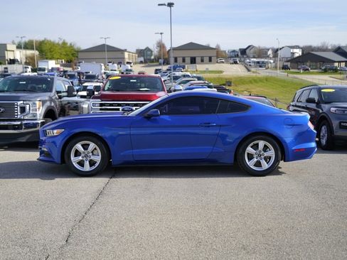 Used 2017 Ford Mustang Coupe image 8