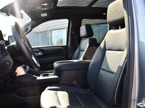 Used 2023 GMC Yukon SLT w/ SLT Premium Package AWD/4WD image 13