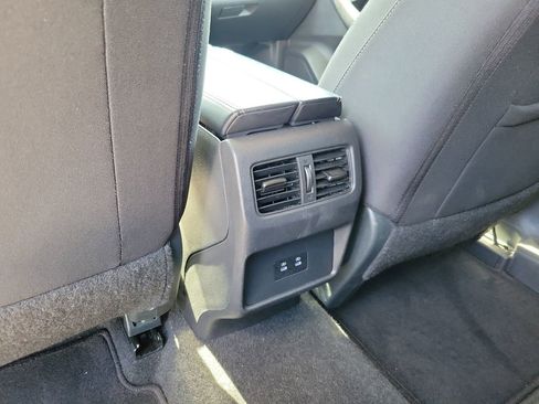 Used 2025 Nissan Rogue SV image 11