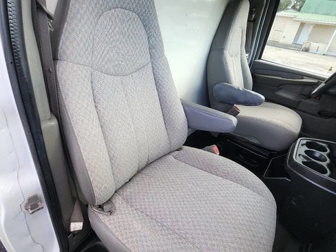 Used 2007 Chevrolet Express 3500 image 33