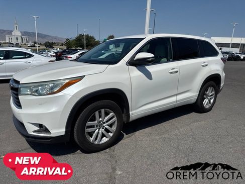 Used 2016 Toyota Highlander LE FWD image 17