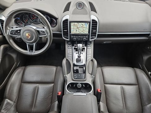 Certified 2016 Porsche Cayenne image 24