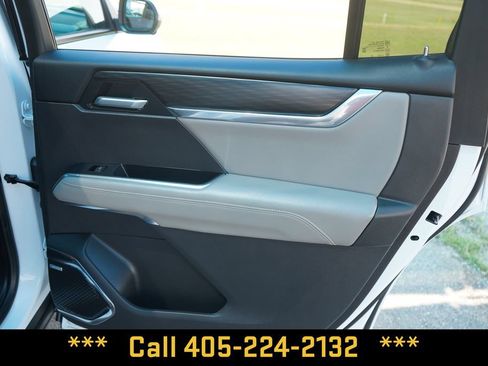 Used 2026 GMC Acadia Elevation w/ Elevation Premium Package AWD/4WD image 22