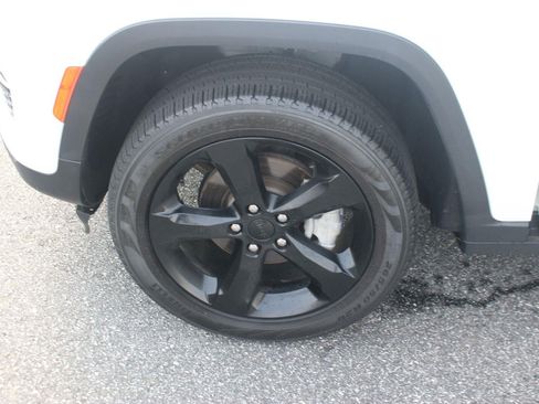 Used 2024 Jeep Grand Cherokee Limited w/ Black Appearance Package AWD/4WD image 36
