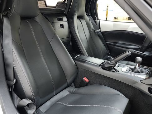 Used 2022 MAZDA MX-5 Miata Grand Touring image 16