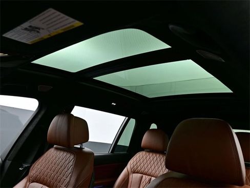 Used 2021 BMW ALPINA XB7 image 12