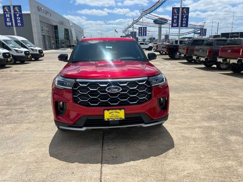 New 2026 Ford Explorer Platinum RWD image 8