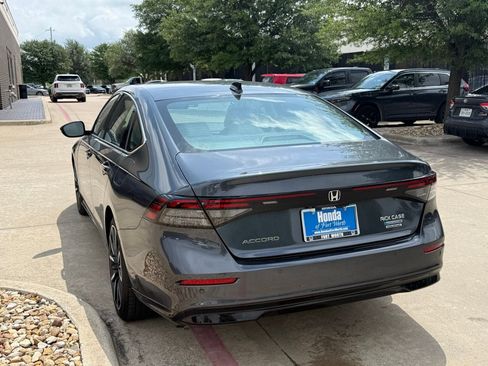 Used 2023 Honda Accord Touring image 3