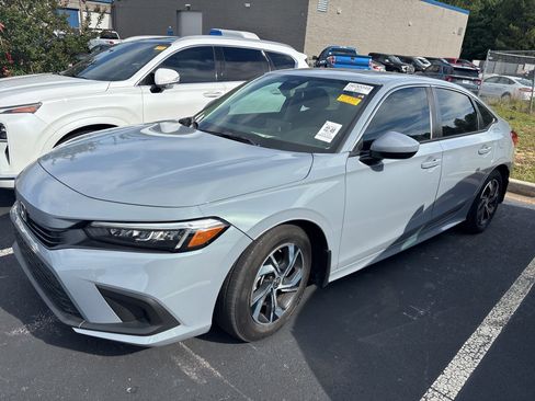 Used 2024 Honda Civic EX image 1