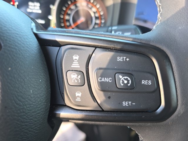 Used 2025 Jeep Gladiator Mojave AWD/4WD image 18