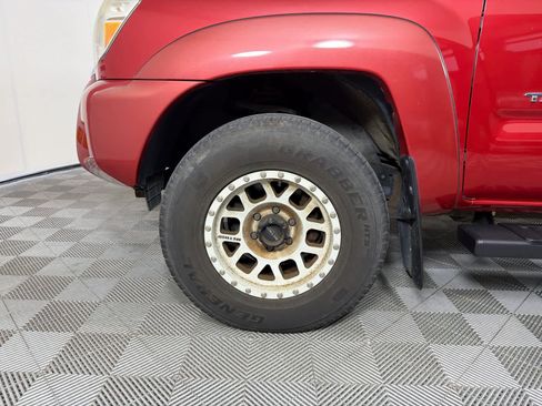 Used 2013 Toyota Tacoma 4x4 Access Cab V6 w/ SR5 Pkg image 10