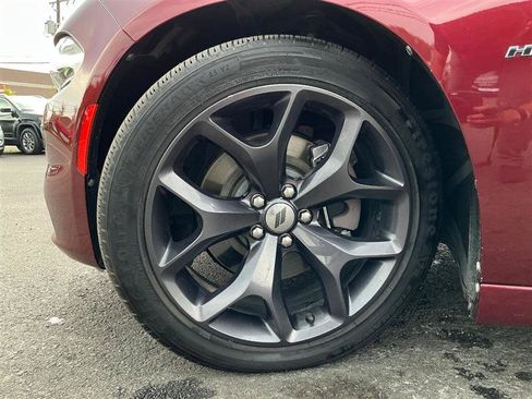 Used 2017 Dodge Charger R/T w/ Plus Group image 17