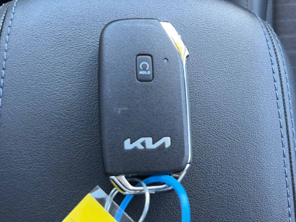Used 2023 Kia Seltos S w/ Navigation Package FWD image 25