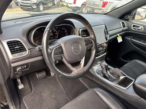 Used 2019 Jeep Grand Cherokee Laredo w/ Security & Convenience Group image 22