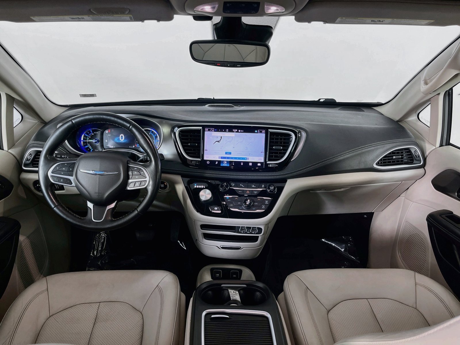 Used 2021 Chrysler Pacifica Touring-L FWD image 11