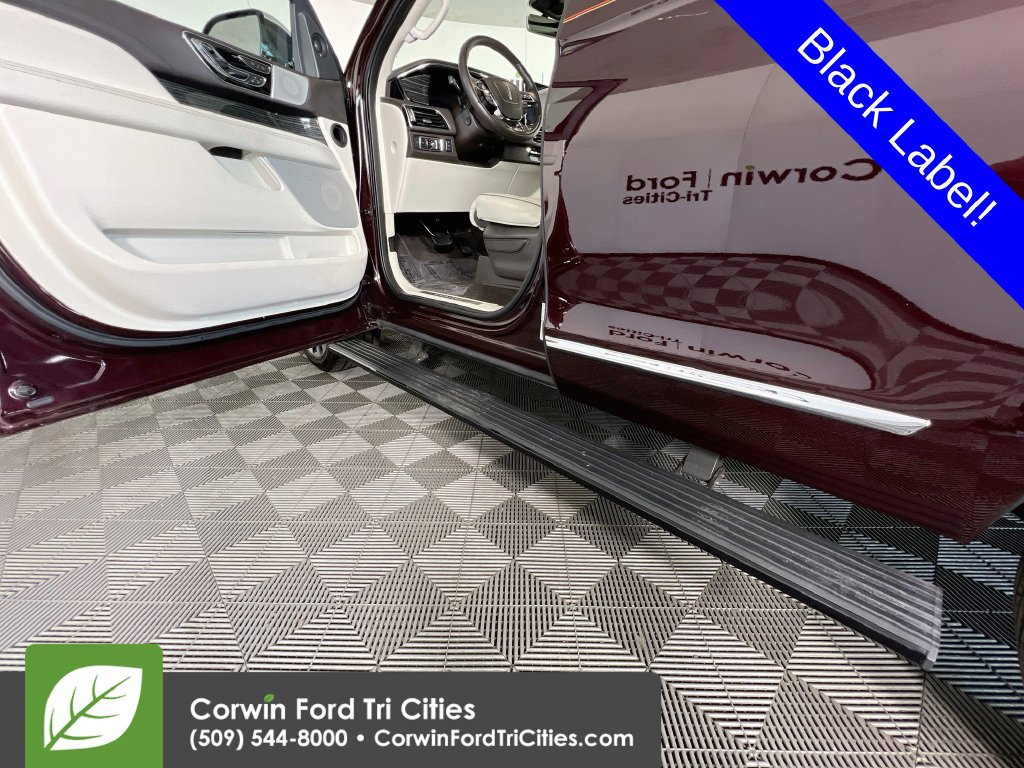 Used 2024 Lincoln Navigator Black Label AWD/4WD image 34