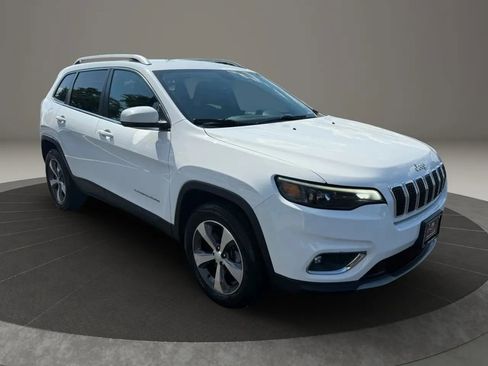 Used 2019 Jeep Cherokee Limited AWD/4WD image 5