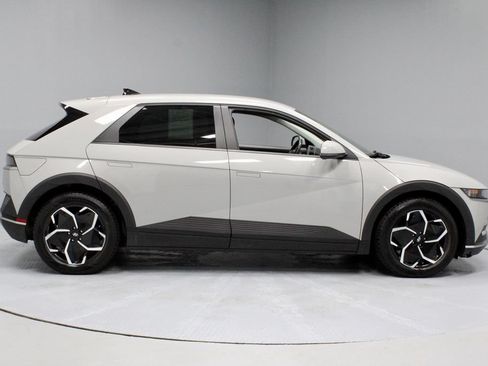Used 2024 Hyundai Ioniq 5 SE AWD/4WD image 12