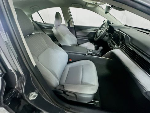 Used 2025 Toyota Camry LE image 29