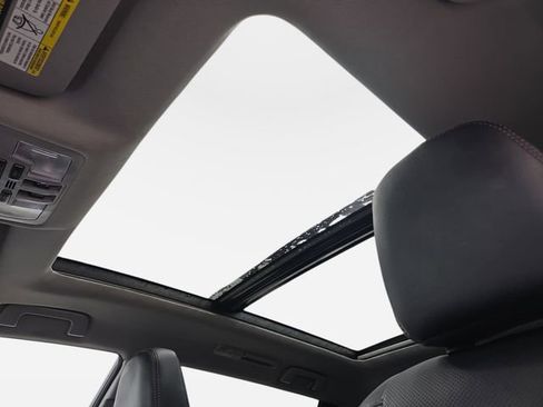 Used 2017 Toyota Highlander Limited Platinum image 30