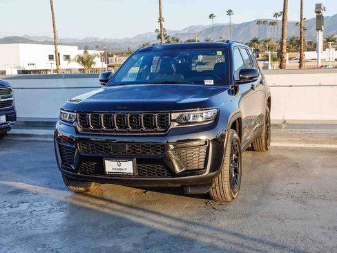 New 2026 Jeep Grand Cherokee Altitude image 3