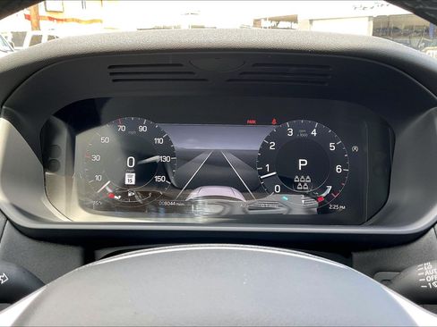 Certified 2025 Land Rover Discovery S AWD/4WD image 24