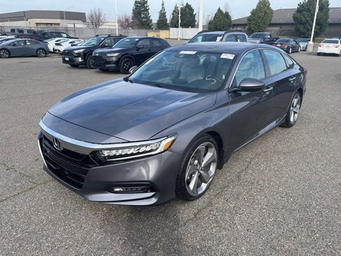 Used 2018 Honda Accord Touring image 1