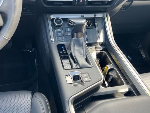 Used 2024 Lexus GX 550 AWD/4WD image 19