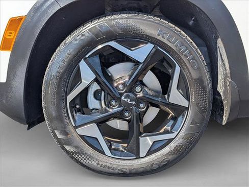Used 2024 Kia Seltos EX FWD image 23