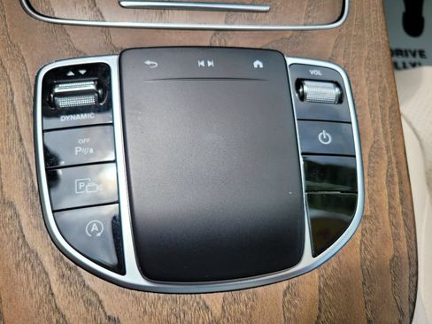 Used 2021 Mercedes-Benz E 350 4MATIC Sedan image 40