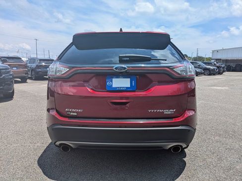 Used 2018 Ford Edge Titanium w/ Equipment Group 302A AWD/4WD image 5