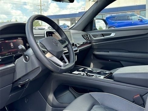 Used 2024 Volkswagen Atlas Cross Sport SEL Premium R-Line image 11