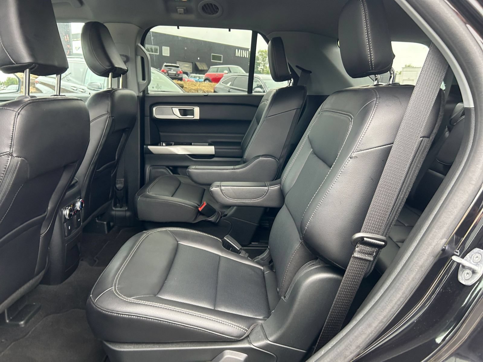 Used 2024 Ford Explorer Limited RWD image 28