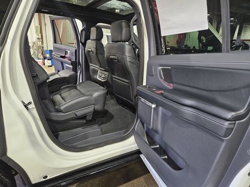 New 2025 Ford Expedition Max Platinum w/ Stealth Performance Package image 38