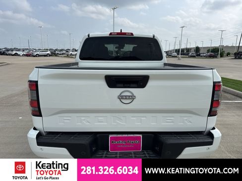 Used 2025 Nissan Frontier SV RWD image 6