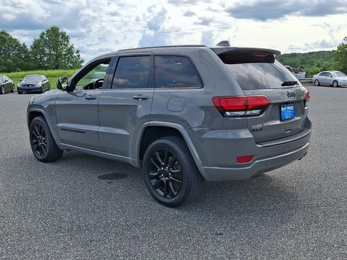 Used 2022 Jeep Grand Cherokee Laredo X AWD/4WD image 5