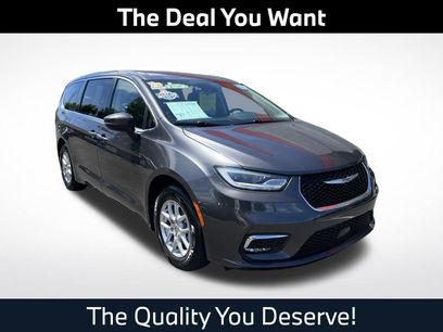 Used 2023 Chrysler Pacifica Touring-L