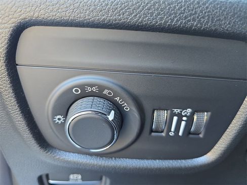 New 2025 Jeep Grand Cherokee L Altitude image 27