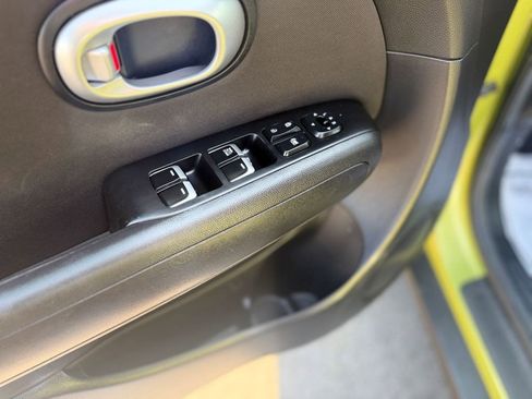 Used 2017 Kia Soul image 9