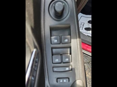 Used 2020 Chevrolet Trax LT w/ Sun & Sound Package AWD/4WD image 19