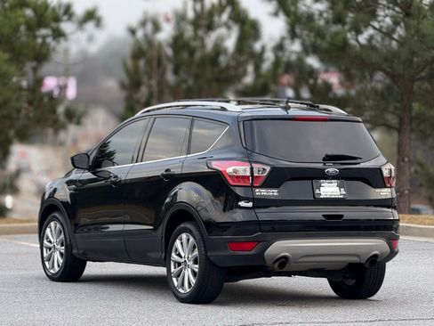 Used 2018 Ford Escape Titanium image 9