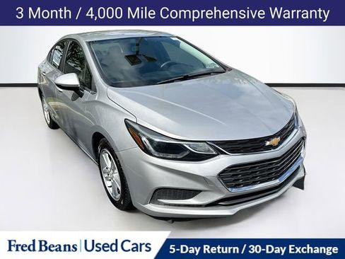 Used 2018 Chevrolet Cruze LT w/ Convenience Package FWD image 1
