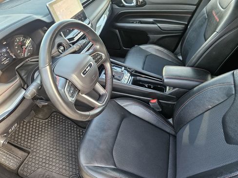 Used 2022 Jeep Compass Trailhawk w/ Trailhawk Convenience Group AWD/4WD image 2