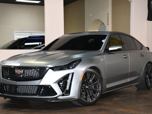 Used 2024 Cadillac CT5 V Blackwing w/ Carbon Fiber Package 2 RWD image 4
