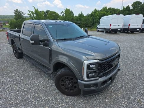 Used 2025 Ford F250 XLT w/ Black Appearance Package AWD/4WD image 2