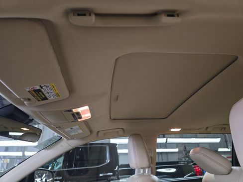 Used 2017 Toyota Highlander Limited image 15