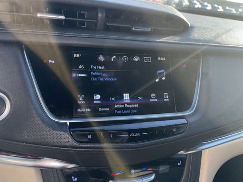 Used 2018 Cadillac XT5 Luxury w/ Driver Awareness Package image 15